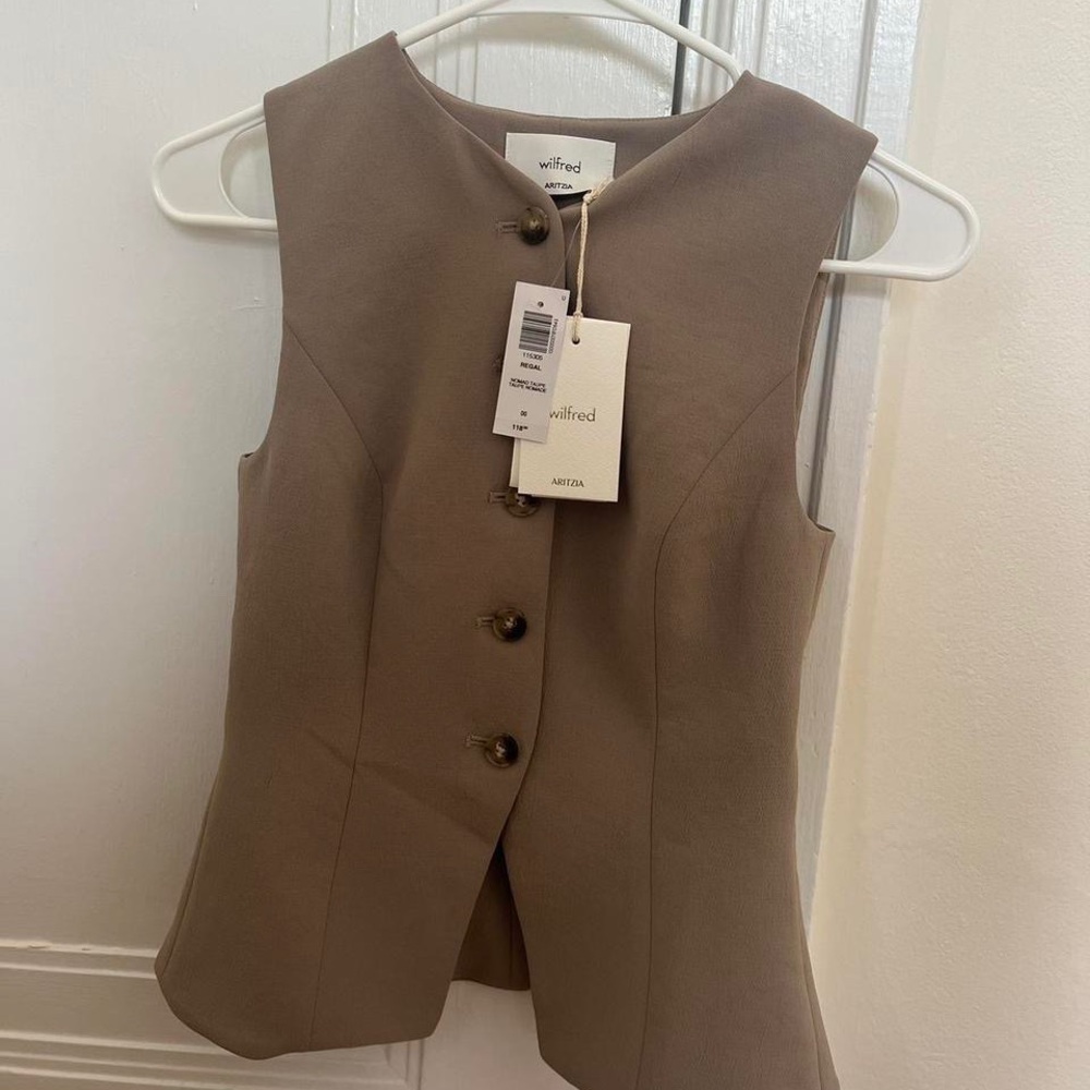 Aritzia Wilfred Regal Vest (Brand New) - Picture 2 of 3
